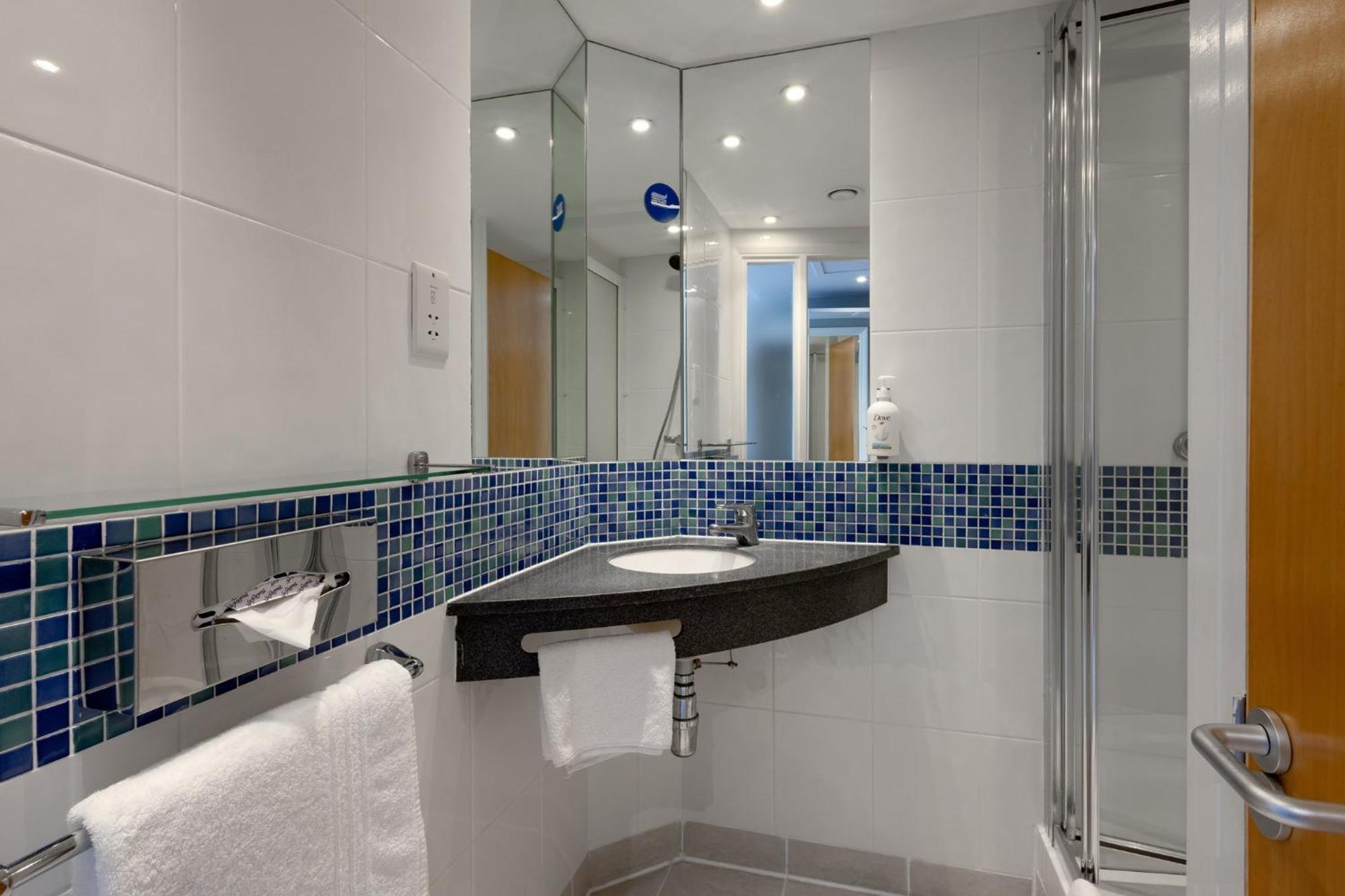 Holiday Inn Express Norwich By Ihg Drayton  Exterior photo