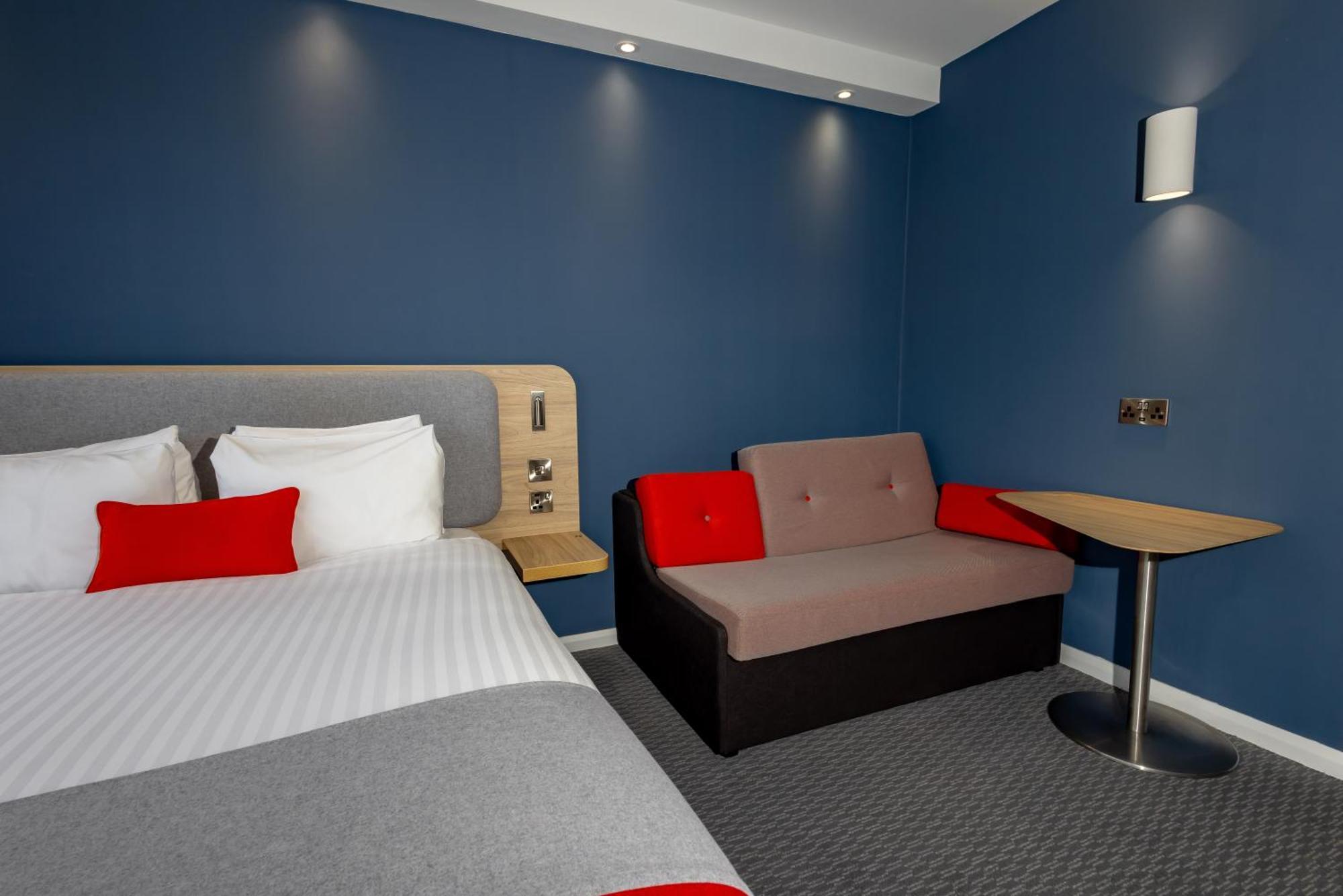 Holiday Inn Express Norwich By Ihg Drayton  Exterior photo