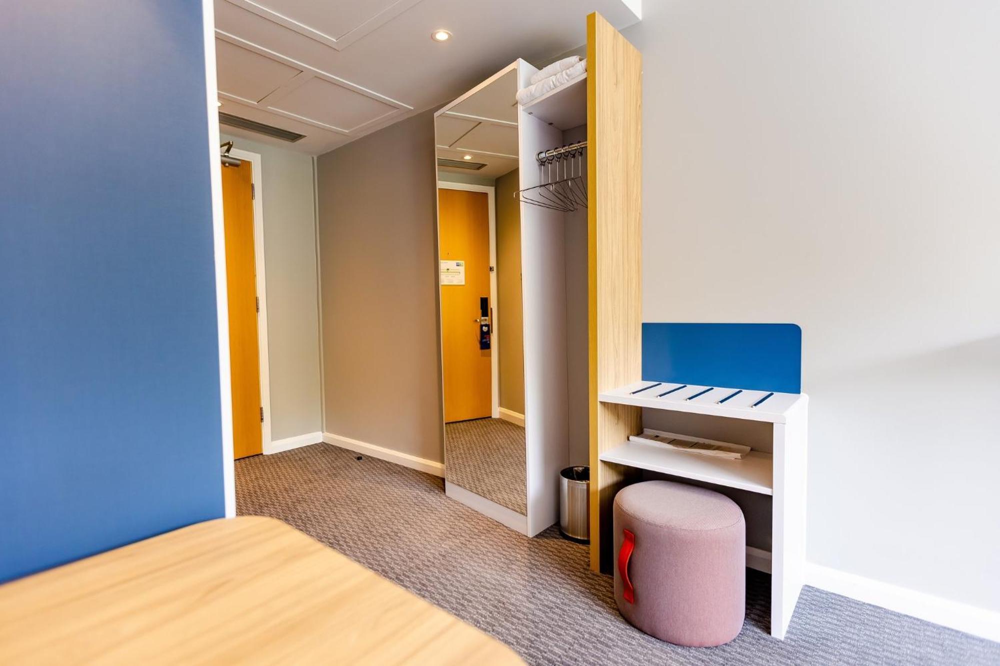 Holiday Inn Express Norwich By Ihg Drayton  Exterior photo