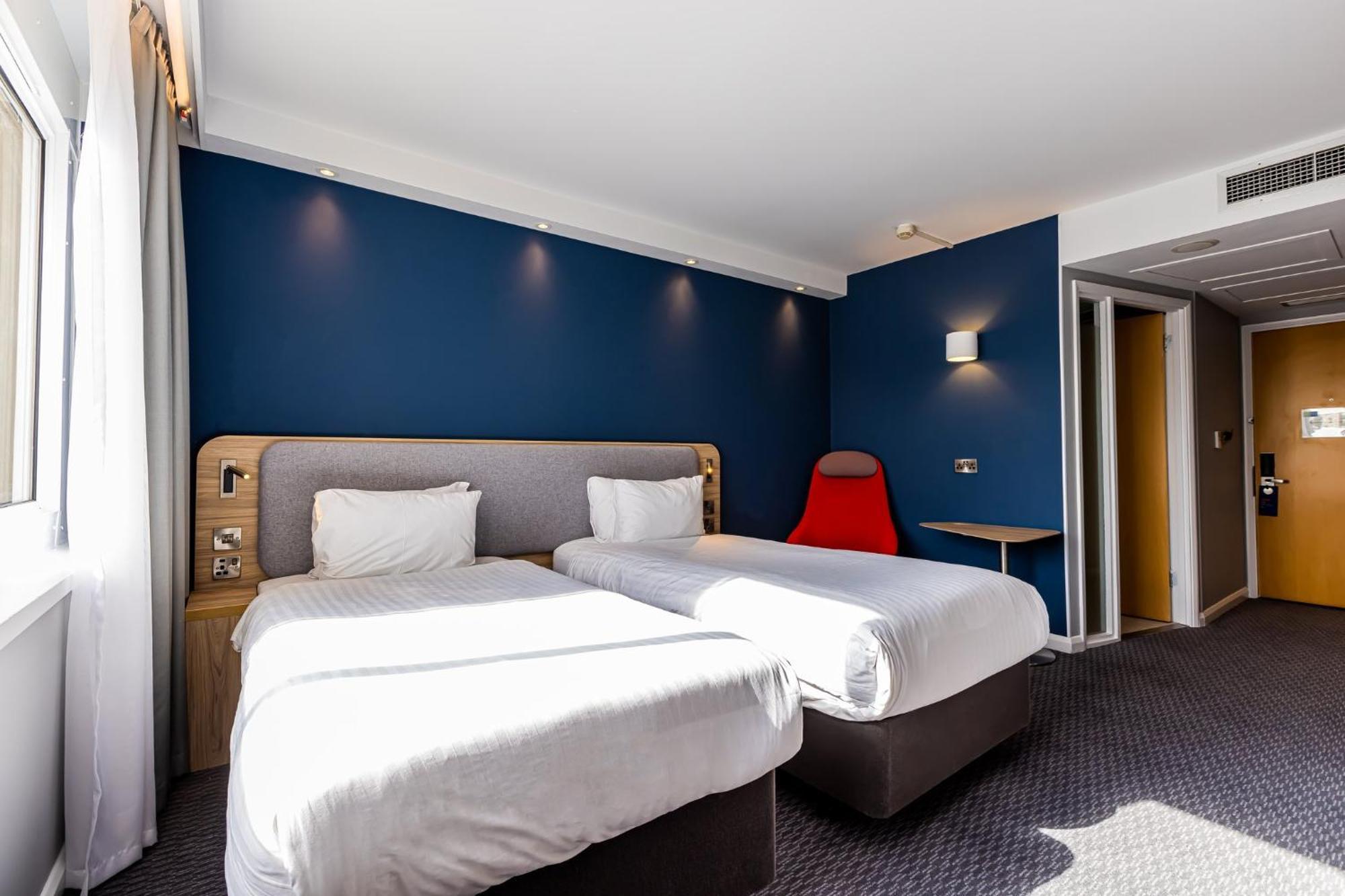 Holiday Inn Express Norwich By Ihg Drayton  Exterior photo