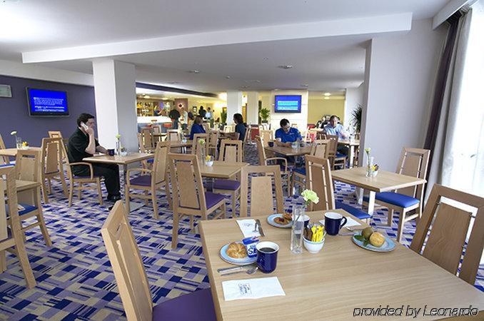 Holiday Inn Express Norwich By Ihg Drayton  Restaurant photo