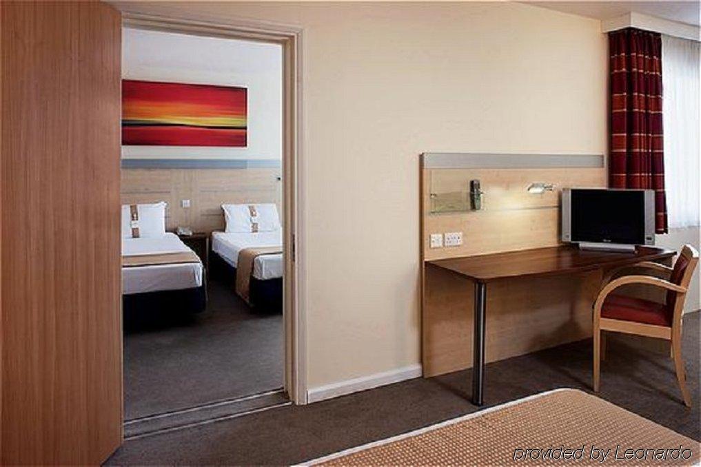 Holiday Inn Express Norwich By Ihg Drayton  Room photo